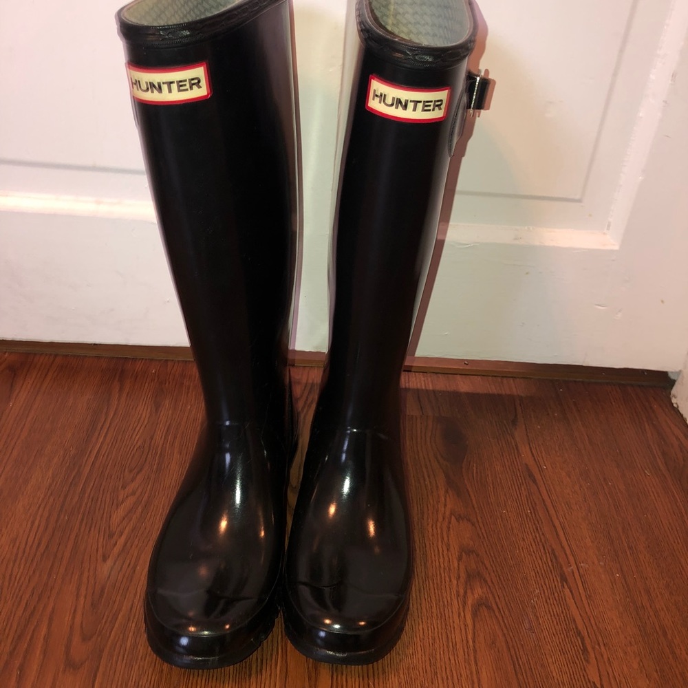 Size 7 black hunter HUNTRESS boots